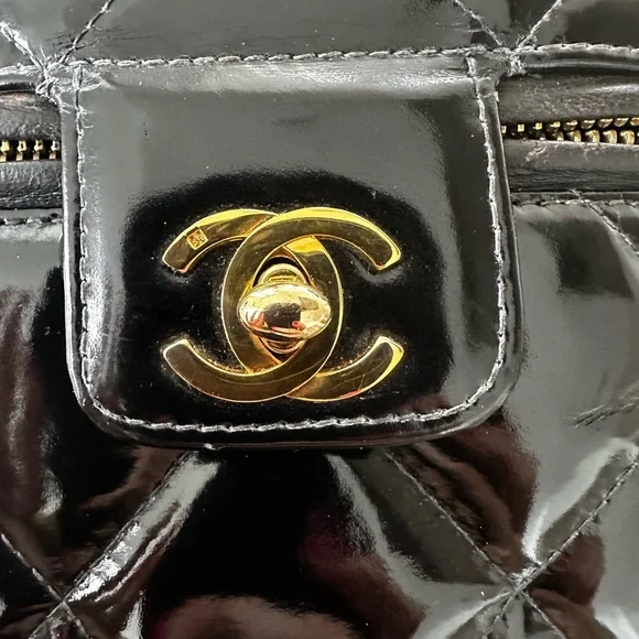 Chanel Black Patent Vanity 4 series 1997 - Picture 3 of 16